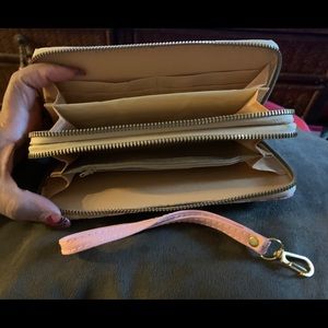 Butterfly clutch wallet